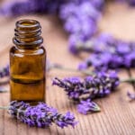 Ароматна свещ от лавандула етерим